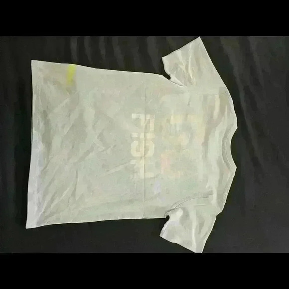 Stylish Graphic Tee with Colorful Print - Perfect for Casual Wear - Picture 5 of 5